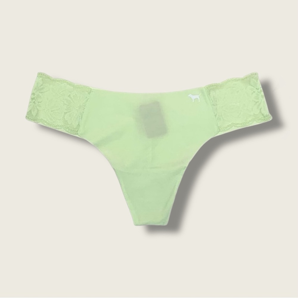 Victoria’s Secret Thong Panty Medium New